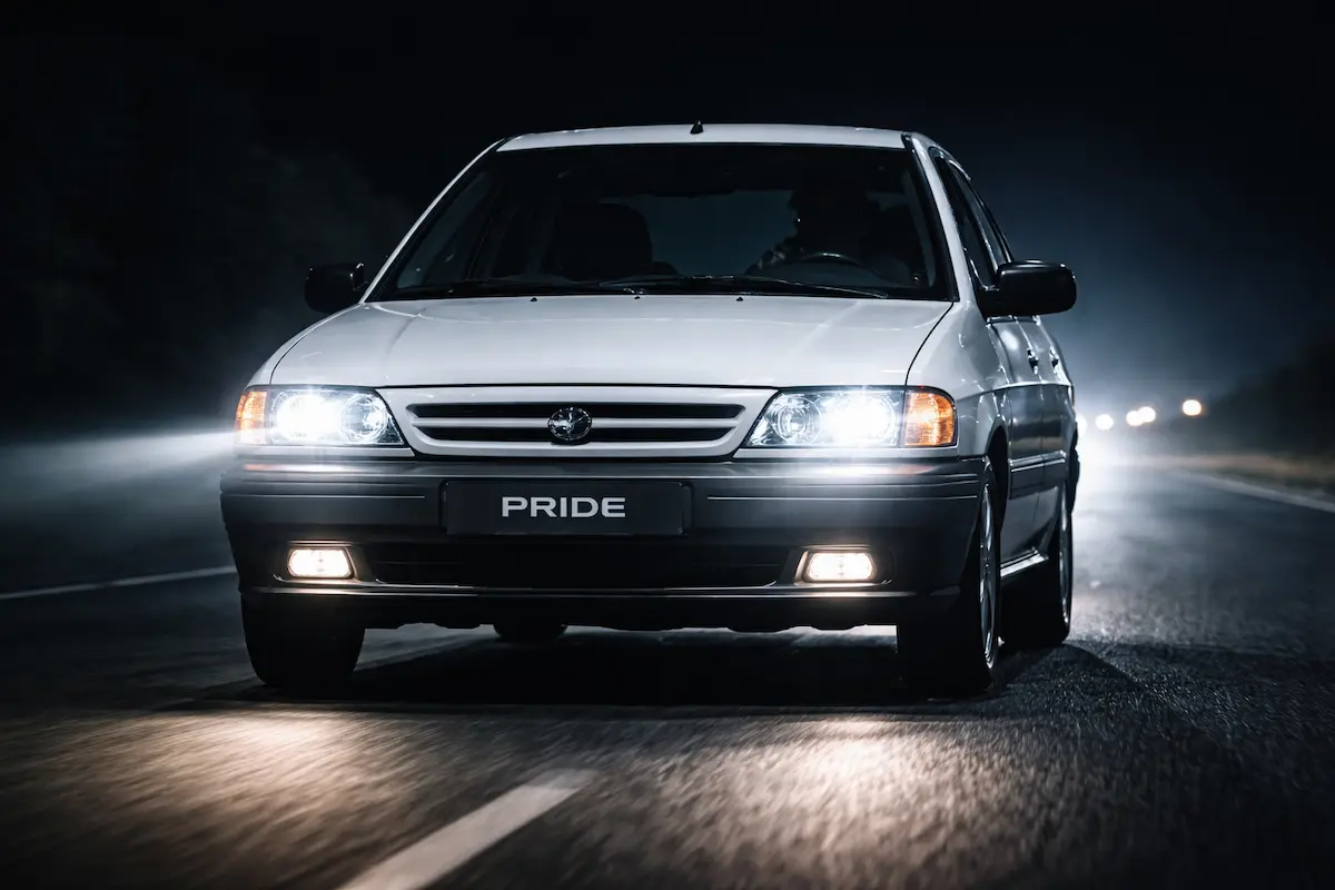 مقایسه نور هدلایت پراید با لامپ هالوژن فابریک در شب